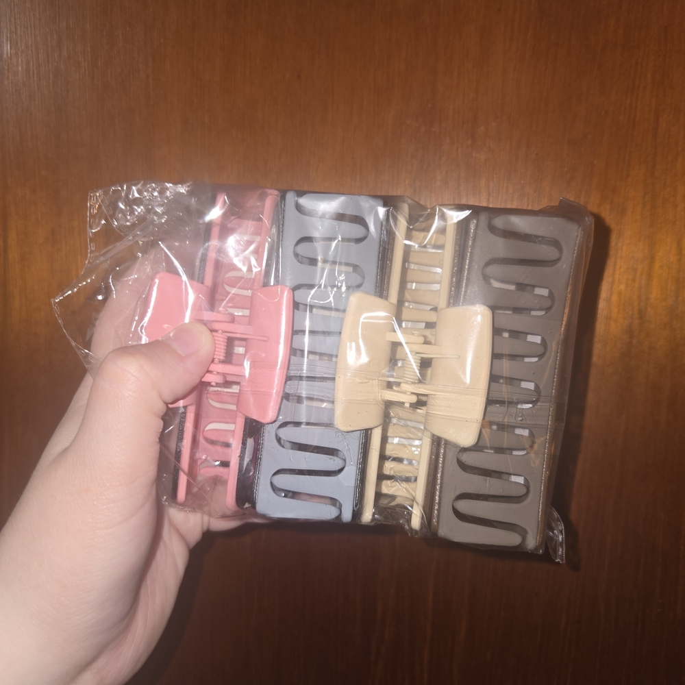 'MAMA' Patterned Claw Clips - Picture 4 of 4
